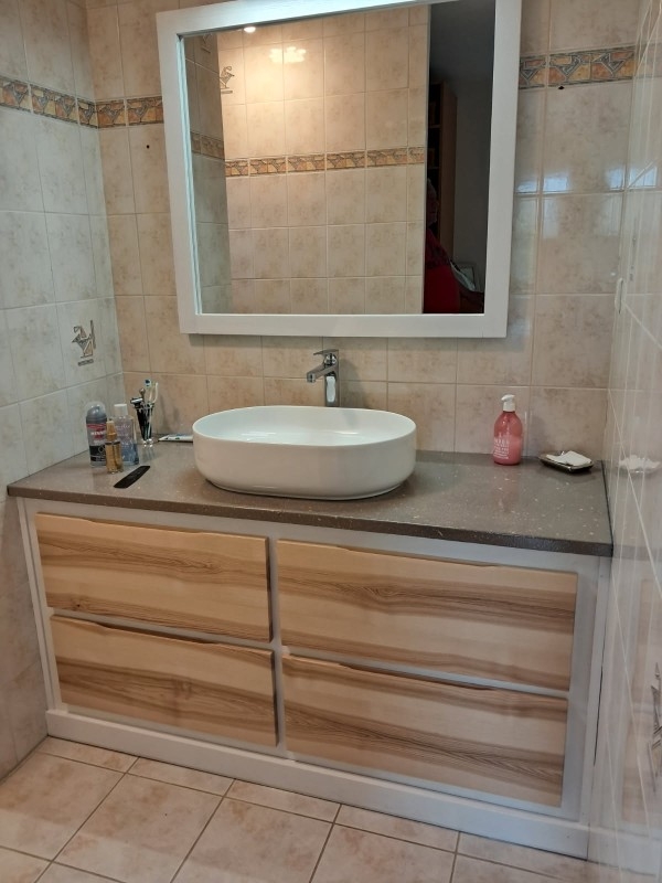 Meuble salle de bains en bois